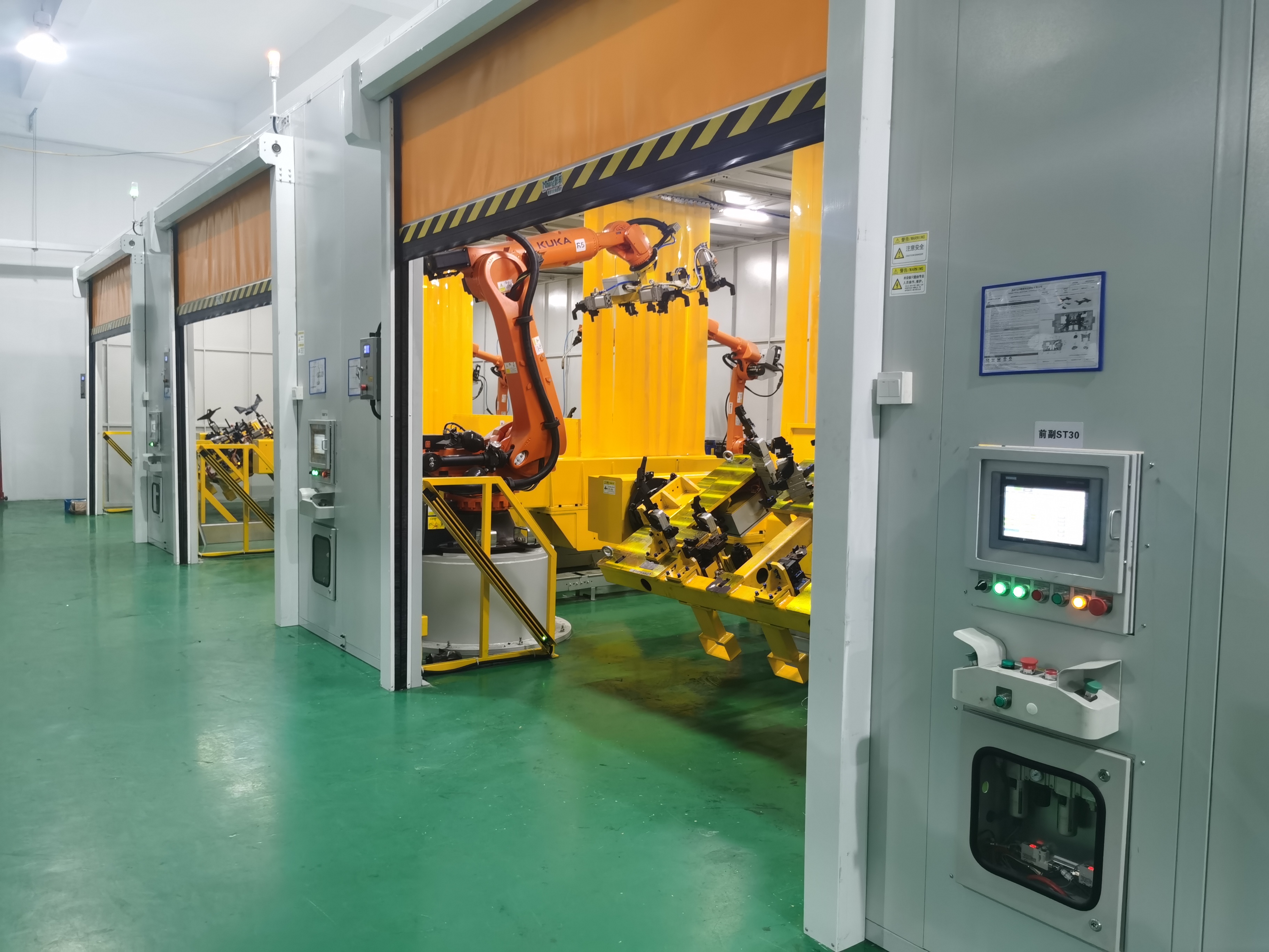 車(chē)架總成機(jī)器人雙機(jī)弧焊工作站案例！
